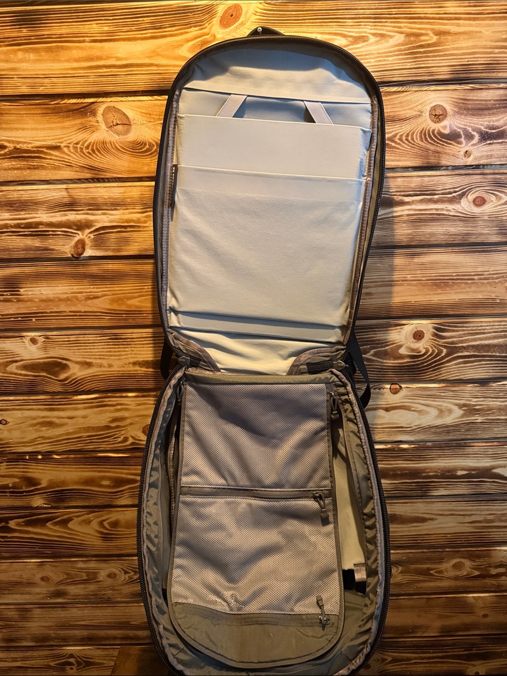 Yeti Black Men's Everyday Backpack with Padded Straps - Picture 4 of 6